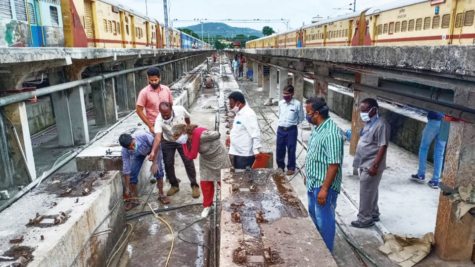 SWR adopts modern technology to cut time for renewal rails in Pit Lines at Mysuru Railway Station Yard
