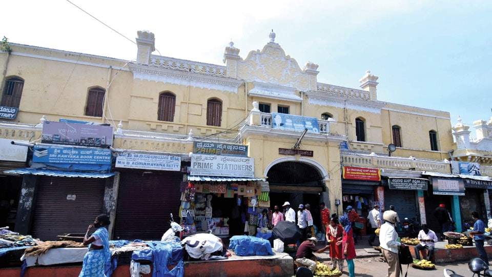 Clear confusion on heritage Devaraja Market, Lansdowne Buildings: MLA to District Minister