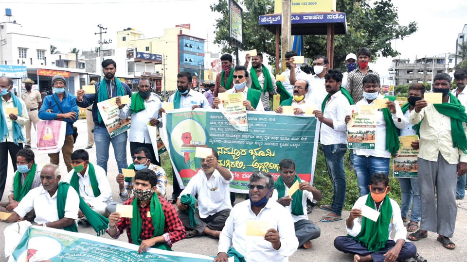 Land Reforms Act amendments detrimental to farmers: Protesters
