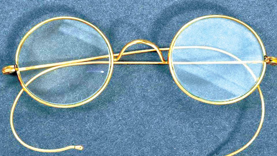 Gandhiji’s iconic glasses auctioned for $340,327 in UK