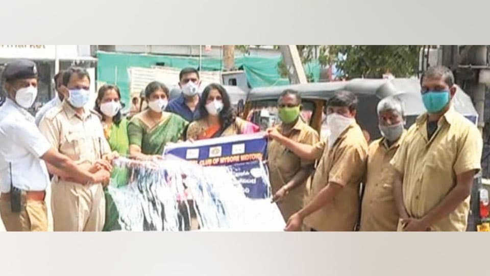 Awareness programme on safety of auto drivers, passengers
