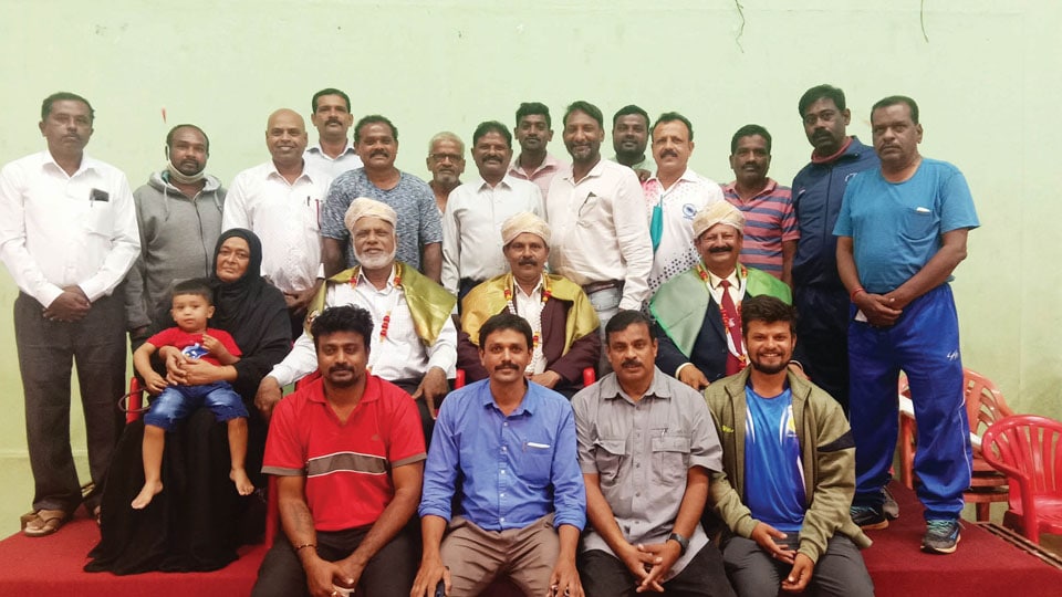 City athletes felicitate retired Mysore Varsity coaches