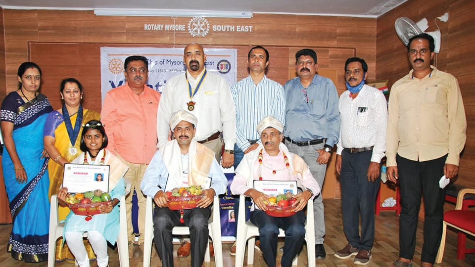 Rotary Club of Mysore South East honours eminent teachers