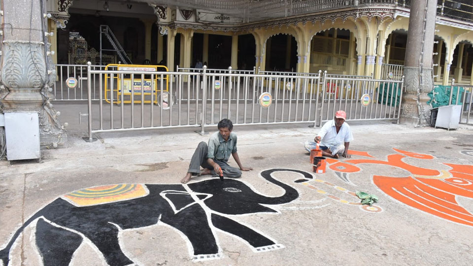 Palace decked up to welcome Jumbos