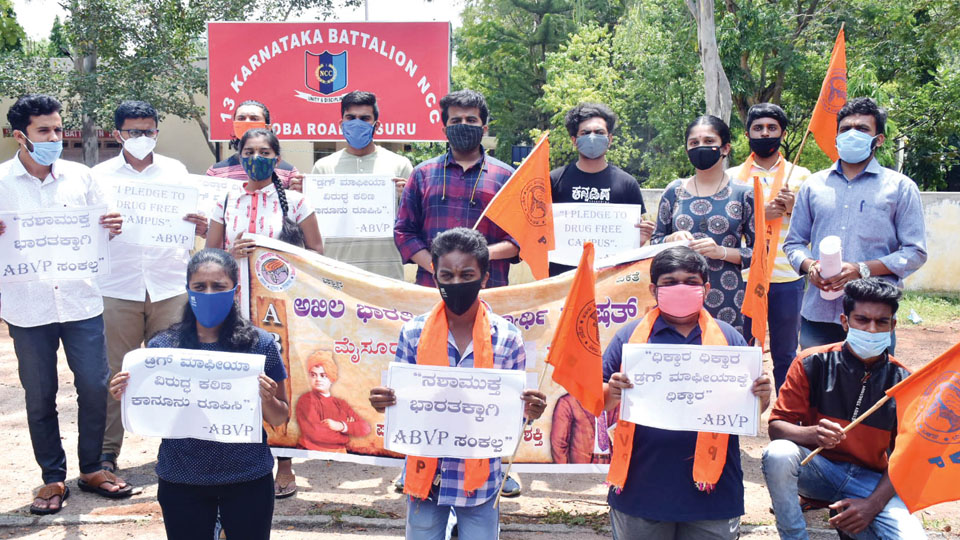 ABVP demands  criminal action against drug peddlers, holds dharna