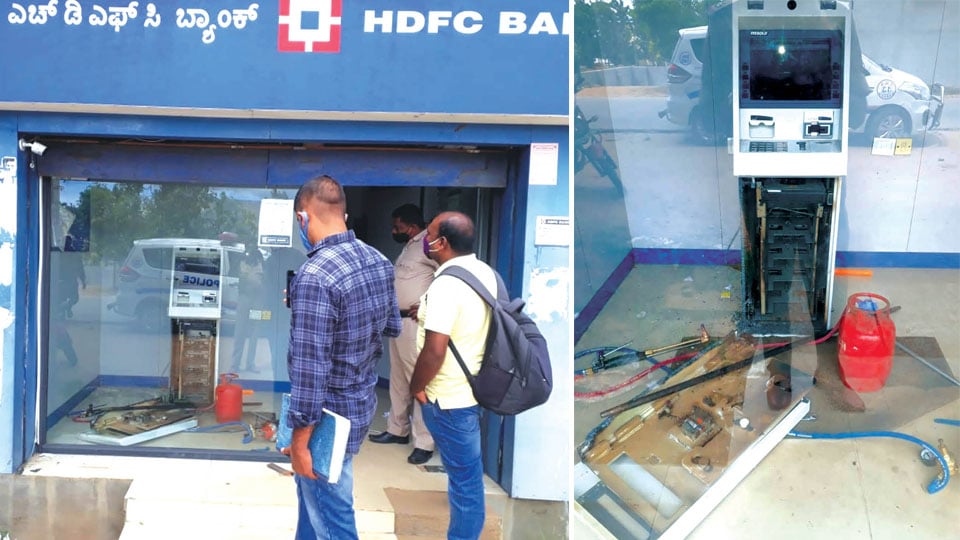 ATM looted with gas-cutter, Rs. 12.86 lakh gone