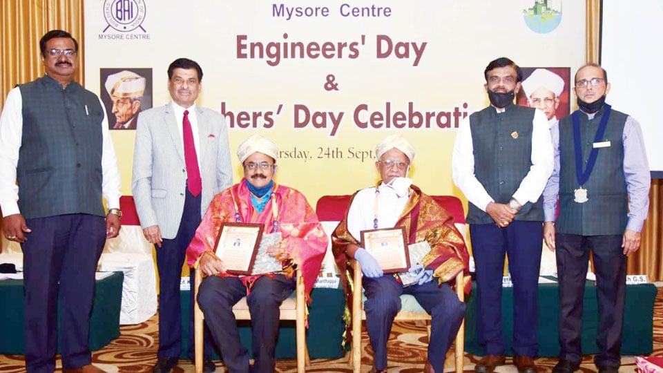 Award presentation marks Engineers and Teachers’ Day