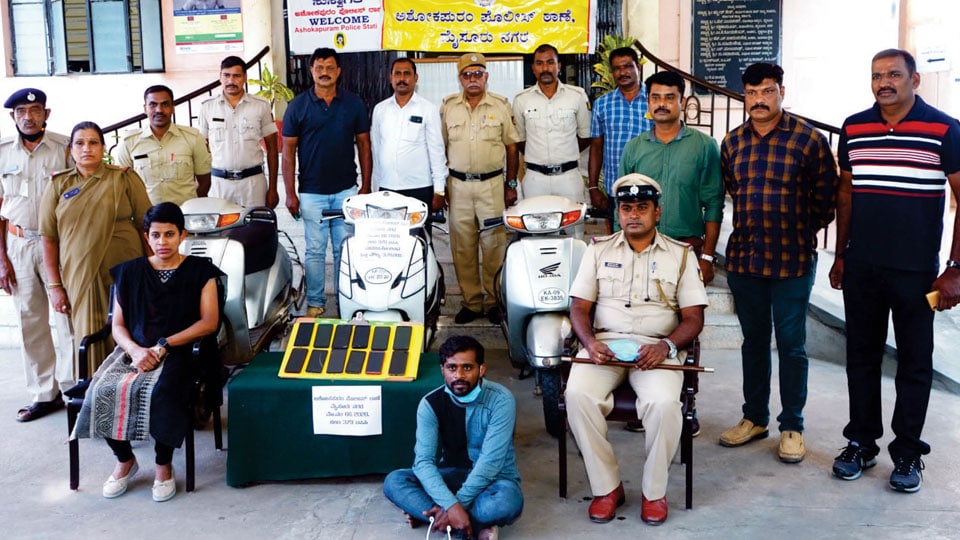 One arrested for stealing two-wheelers, mobile phones