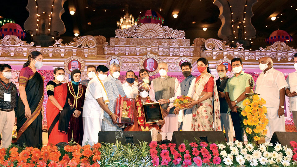 CM Yediyurappa virtually launches Dasara Cultural events at Palace