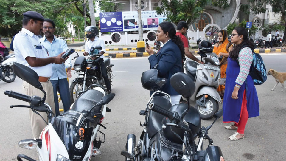 Traffic rule violations: 61 Driving Licences impounded