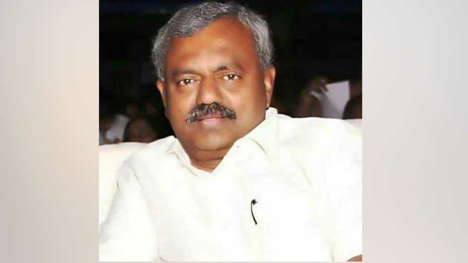 Standoff between MLAs-DC will be solved in two days: Minister Somashekar