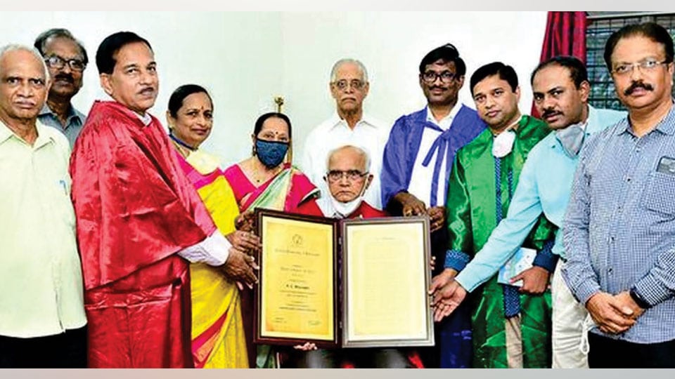 Central University of Karnataka confers Hon. Doctorate on Dr. S.L. Bhyrappa and Saalumarada Thimmakka