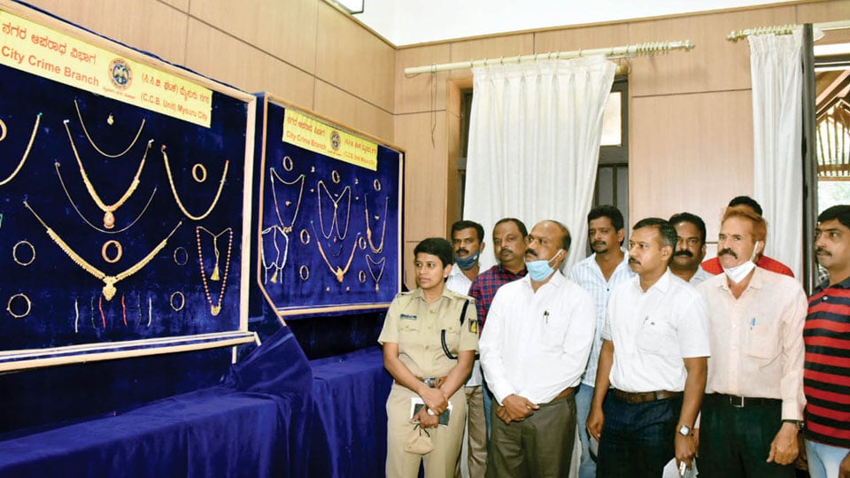 Jewel thieves held: Valuables worth Rs. 75 lakh recovered