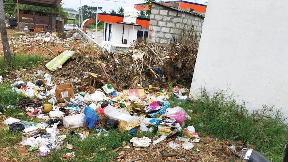 Plea to clear garbage dumped at Siddiquenagar