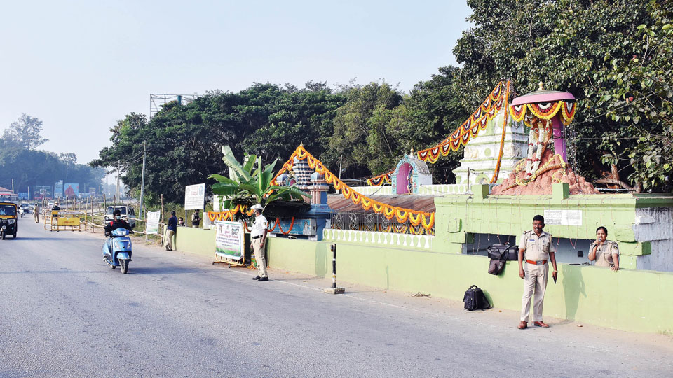 Subramanya Shashti at Siddalingapura: Temple wears deserted look