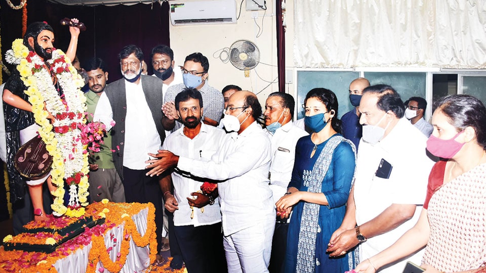 City celebrates Kanaka Jayanthi