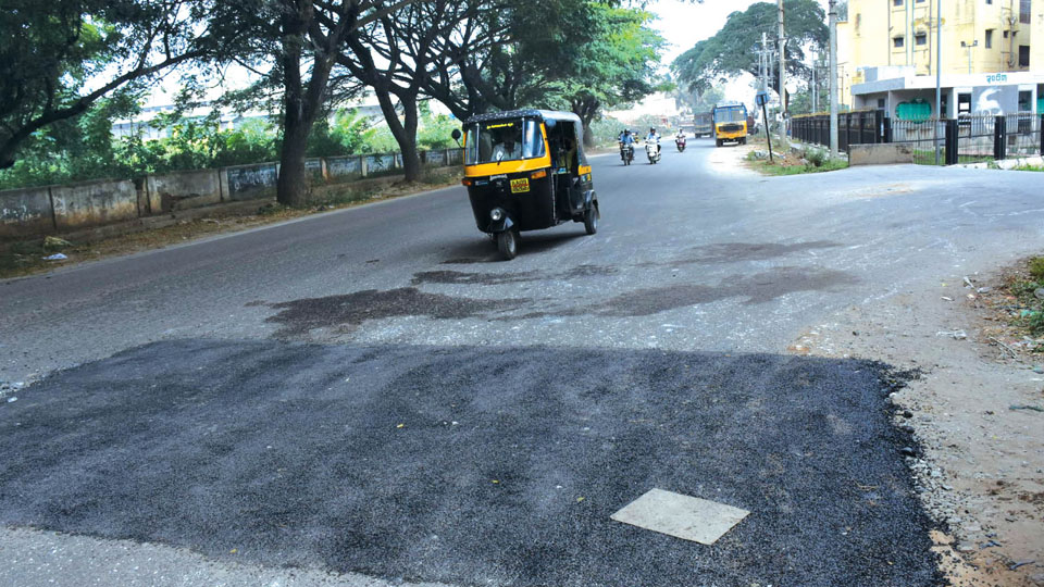 Road-cutting: Jodi Tenginamara Road repaired