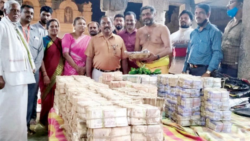 Banned notes worth Rs. 97,000 found in Temple Hundi