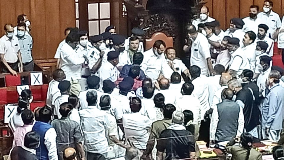 High drama in Council as Congress MLCs heckle, unseat Dy. Chairman