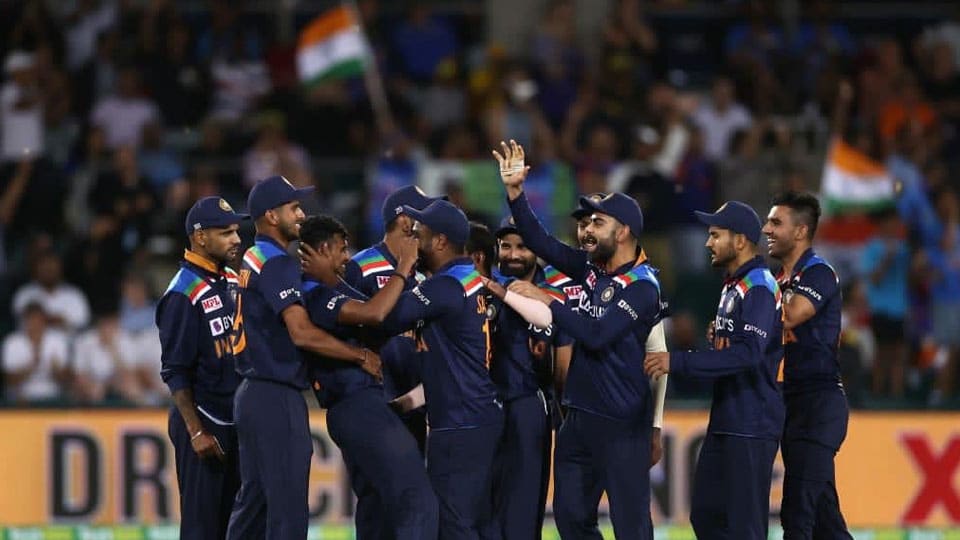 India beat Australia in 1st T20I