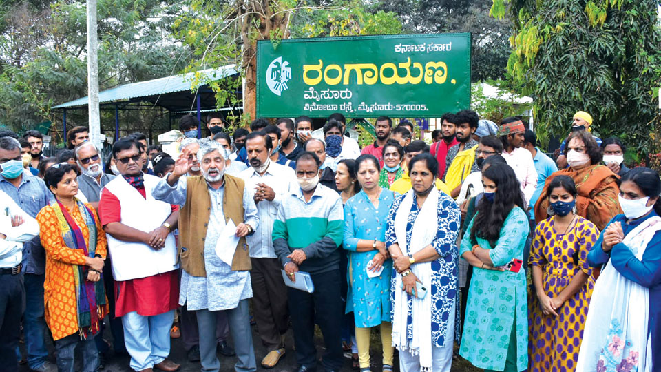 Artistes’ Abhiyaana demands naming of road after B.V. Karanth