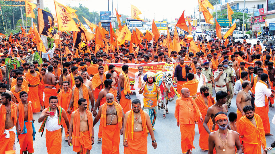 Thousands of Hanuman devotees take out procession in Srirangapatna