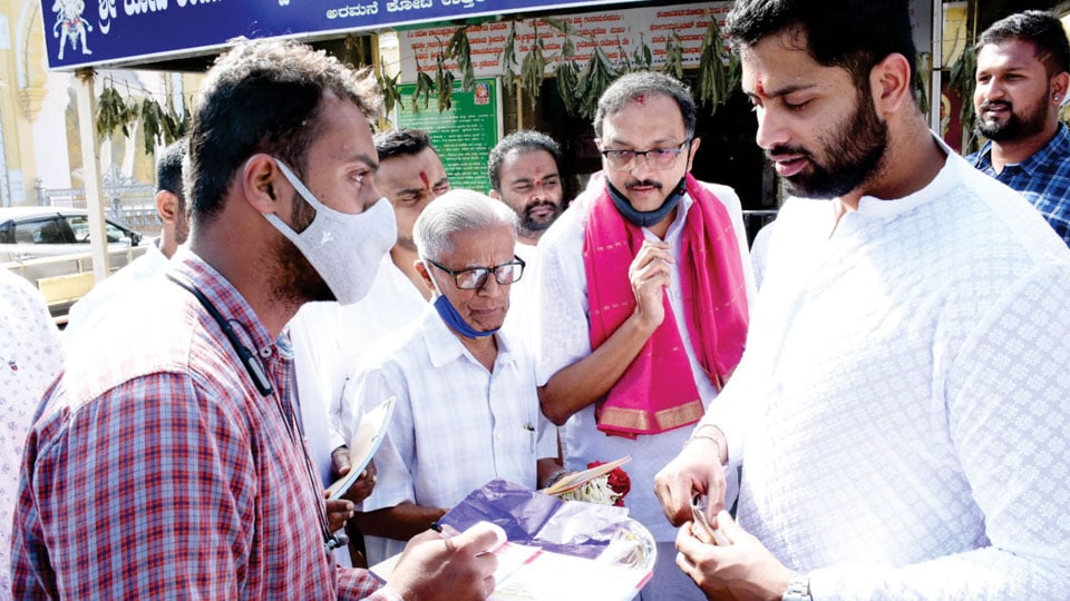 Actor Abhishek Ambarish launches Ram Mandir fund collection in city