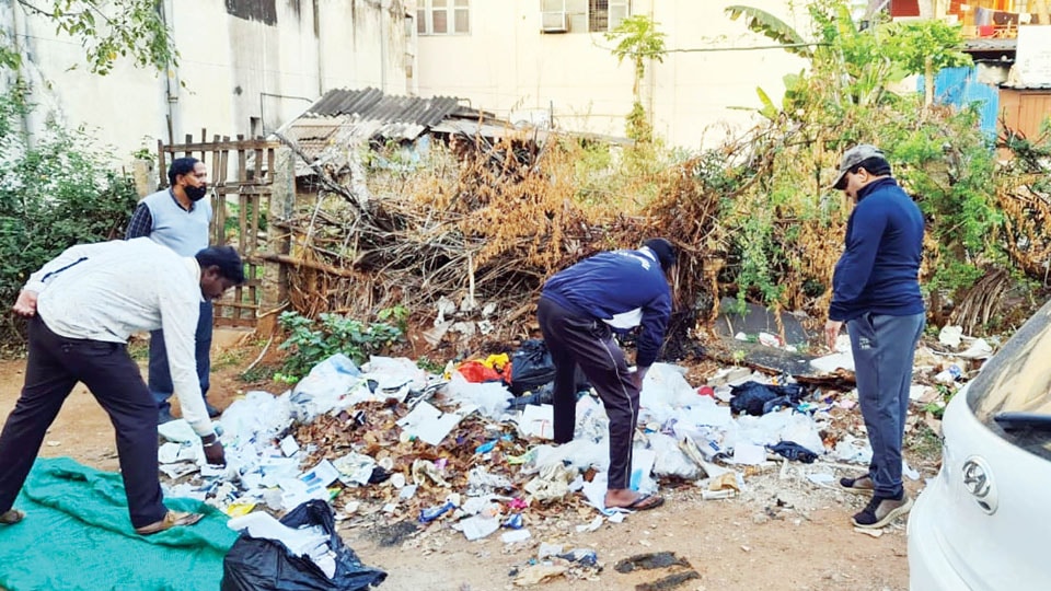 Shops fined for dumping garbage indiscriminately