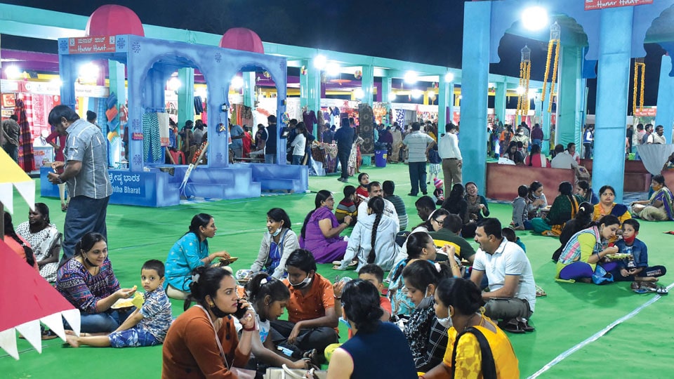 Thousands visit Hunar Haat every day