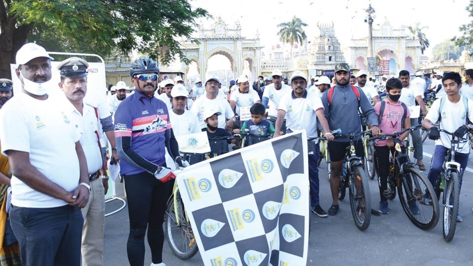 Cyclothon on fuel conservation