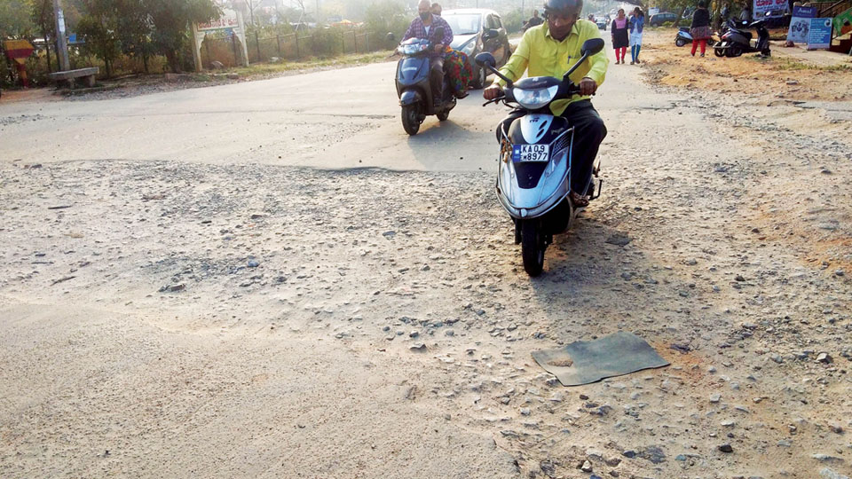 High ‘Tension’ Road in Vijayanagar 2nd Stage