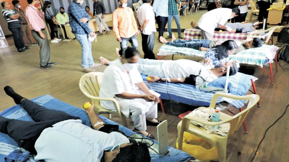 Voluntary Blood Donation Camp marks Martyrs’ Day