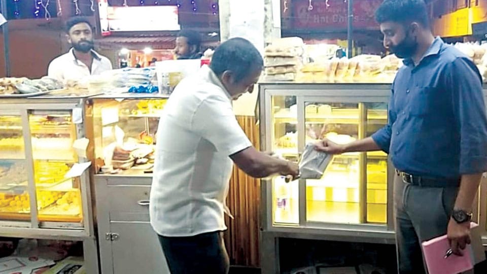 Fast food joints raided, Rs. 7,000 fine collected