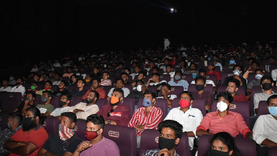 New seating rule evokes good response in city multiplexes