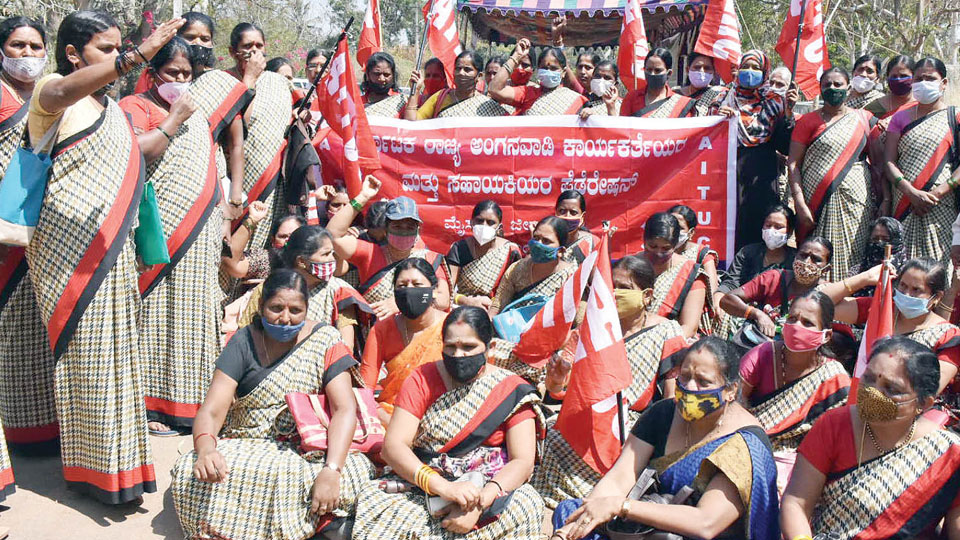 Anganwadi workers stage protest