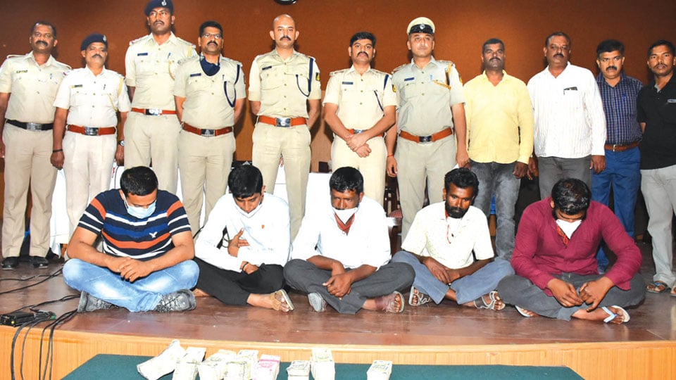 Five arrested for cheating labourer of Rs. 33 lakh in the guise of getting him a ‘rice puller’