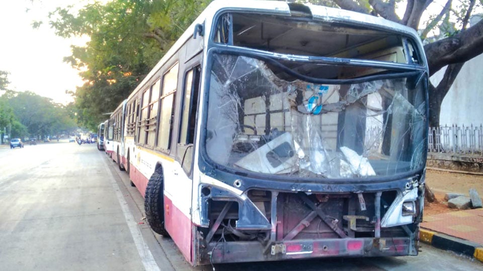 Condemned KSRTC buses sent to scrap