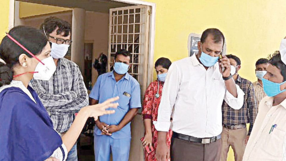 Mandya DC inspects COVID Care Centres