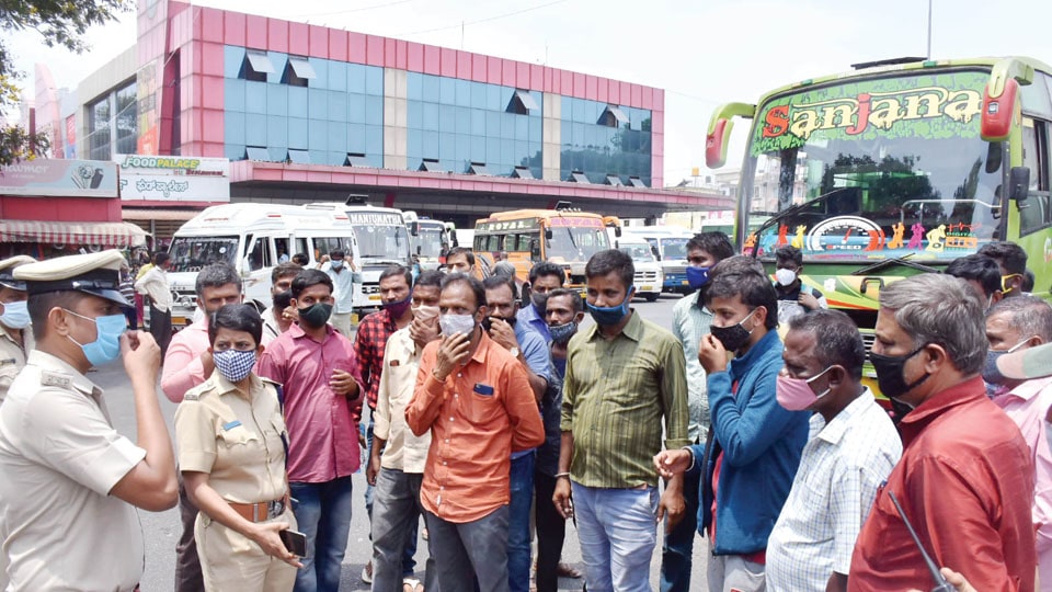 Day-2 of strike: Couple of KSRTC buses get onto roads