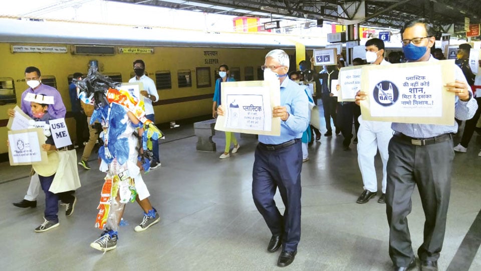 Railways hold anti-plastic drive at City Railway Station