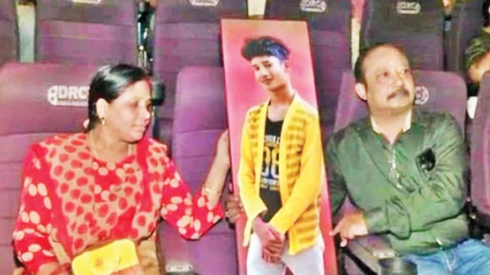 Family watches ‘Yuvarathnaa’ film with late son’s life-size photo