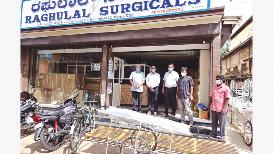 Raghulal & Co., donates medical equipment to City Corporation