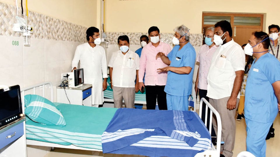 MP Pratap Simha visits Maternity Block at Seth Mohandas Tulsidas Hospital