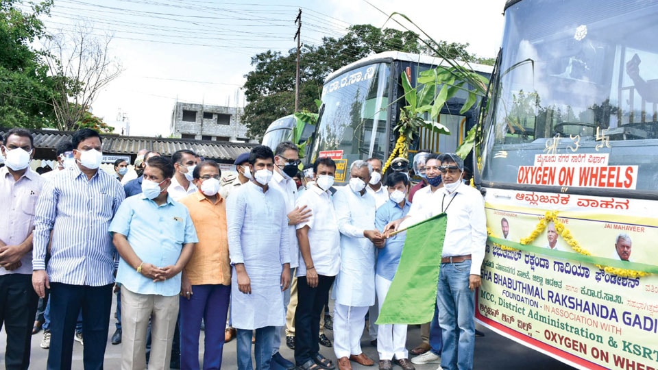 Minister launches four Oxygen-fitted buses for COVID patients