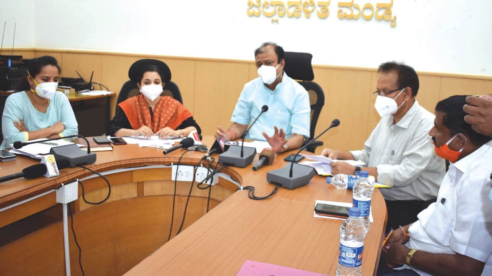 Mandya District Minister accuses Mysuru Administration of blocking oxygen supplies