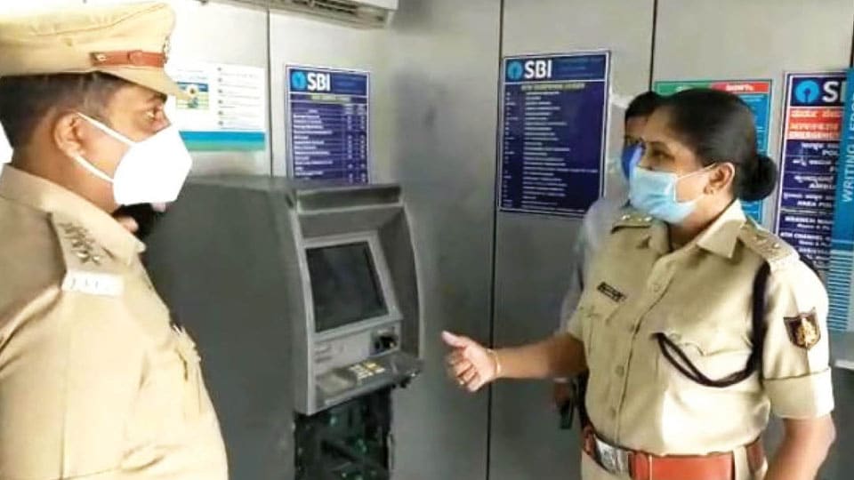 Rs. 17.50 lakh cash looted from ATM at Maddur