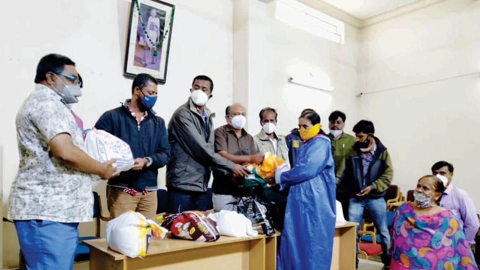 Grocery kits distributed to journalists