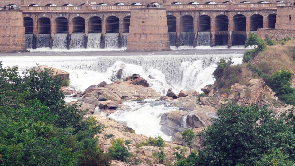 Karnataka directed to release 30.6 tmc water to TN