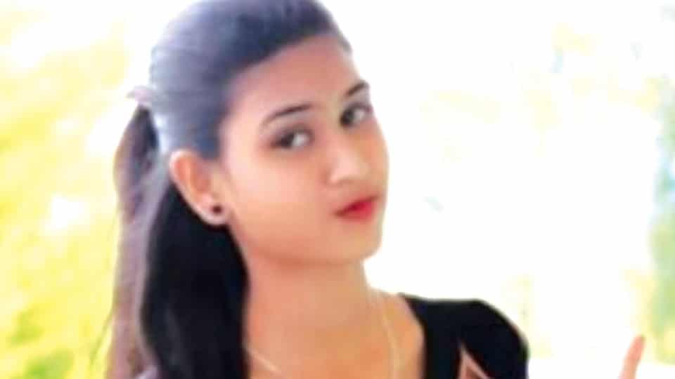 Girl hacked to death by father at Periyapatna