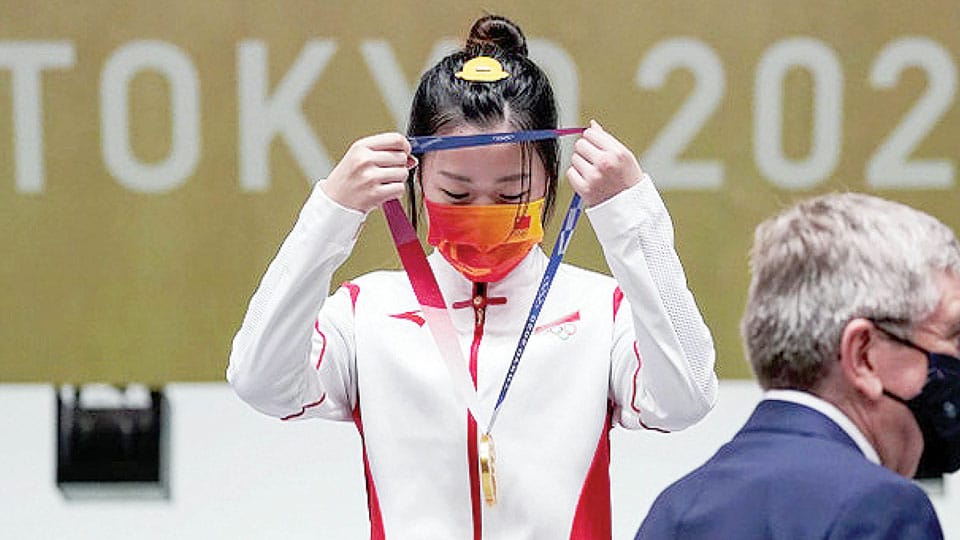 Chinese Shooter Yang Qian wins first Gold of the Games
